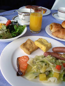 akapuri_breakfast_060115.jpg
