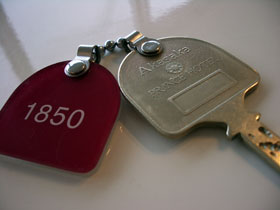 akapuri_key_060114.jpg